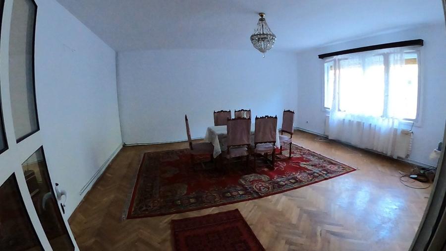 Casă cu 4 camere cu Teren 350 Mp în Central