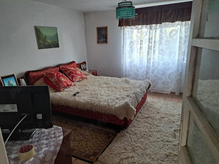 Casă cu 5 camere în Slătioarele