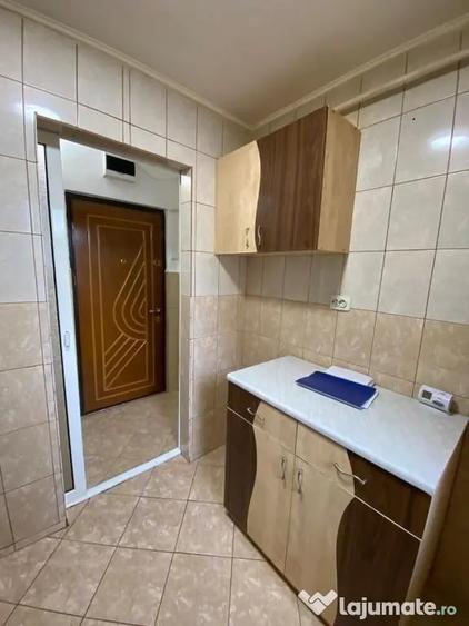 Apartament cu 2 camere semidecomandat în Micro 38