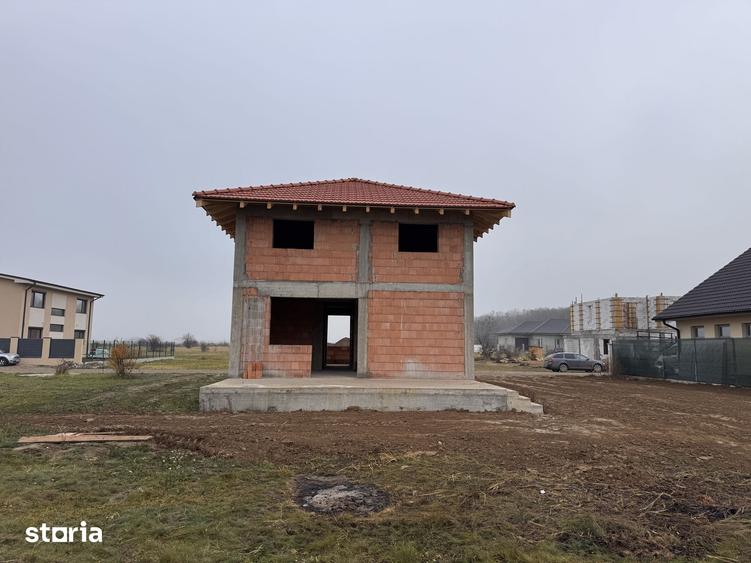 Casă cu 4 camere cu Teren 500 Mp în Central