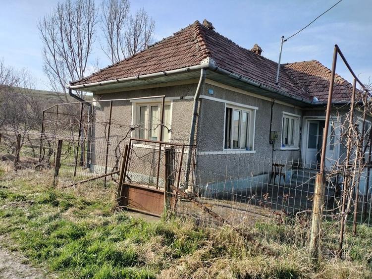 Casă cu 3 camere în Florești