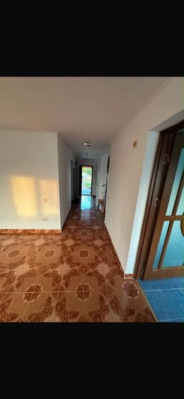 Casă cu 6 camere cu Canalizare în Curcani