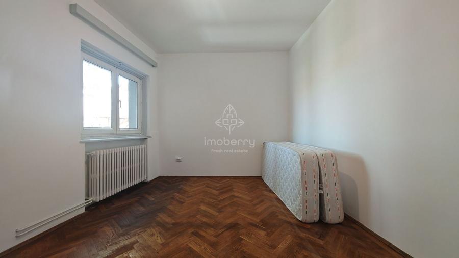 Apartament cu 3 camere semidecomandat în Știrbei Vodă