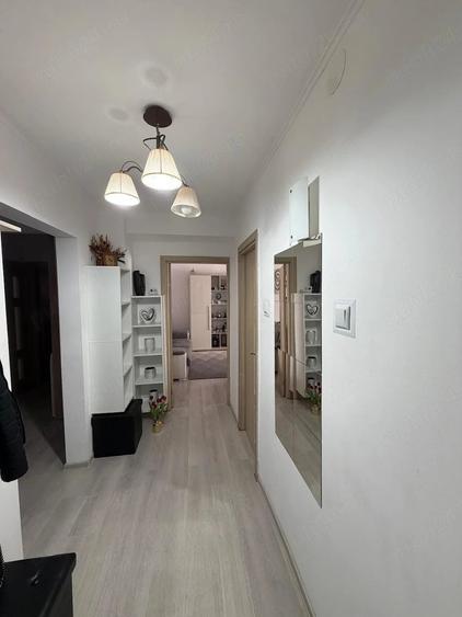 Apartament cu 4 camere decomandat în Central