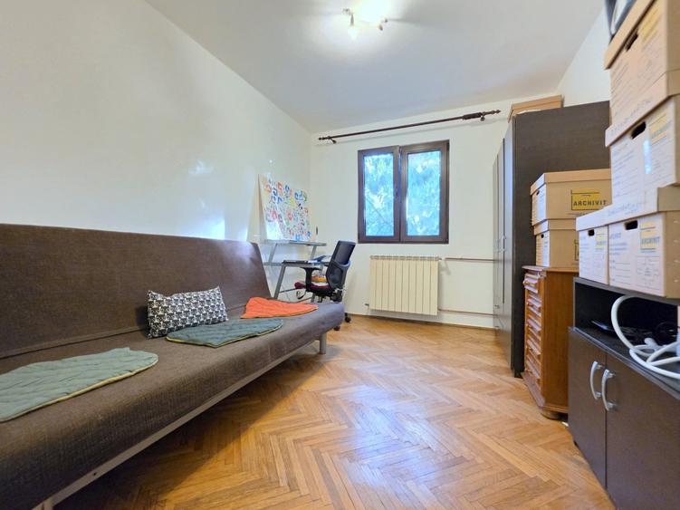 Apartament cu 3 camere în Dristor