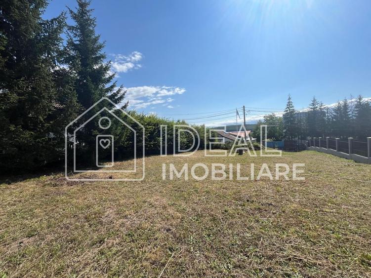 Teren Construcții intravilan de 650 mp, în Sadu