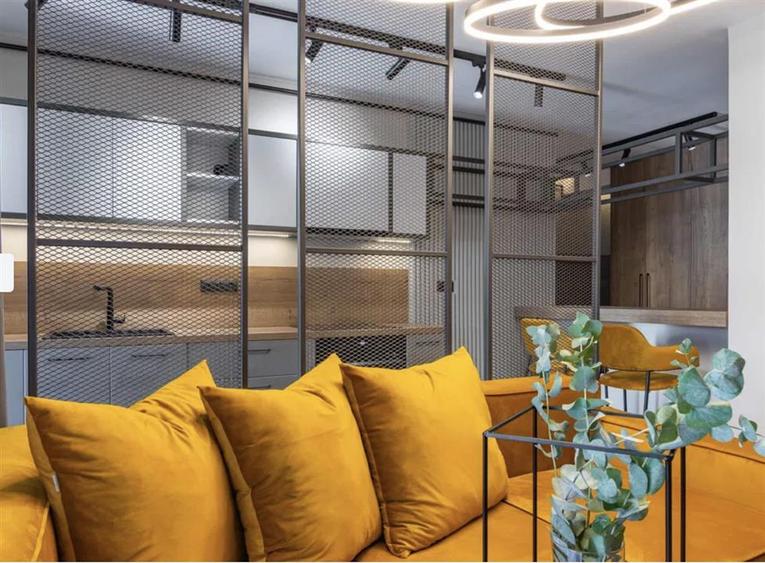 Apartament cu 2 camere decomandat, mobilat în Central