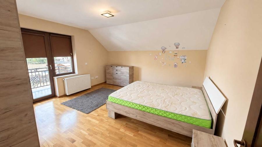 Casă cu 4 camere în Bărăbanț