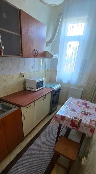 Apartament cu 2 camere nedecomandat, mobilat în Ronaț