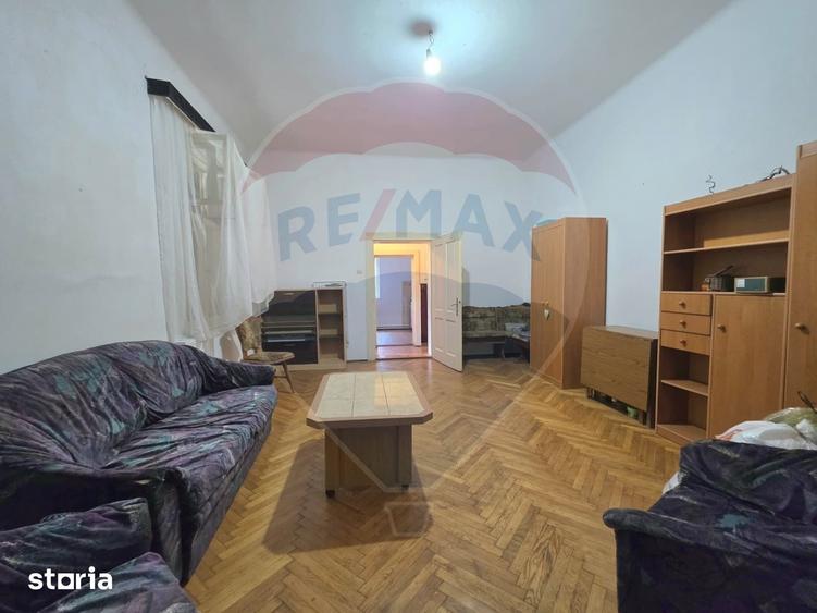 Apartament cu 3 camere decomandat în Vitrometan