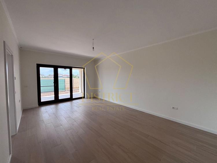Duplex cu 5 camere cu Canalizare în Dumbrăvița