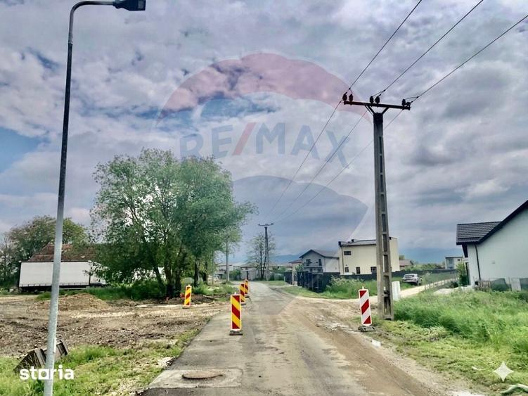 Teren de 3250 mp, în Stupini