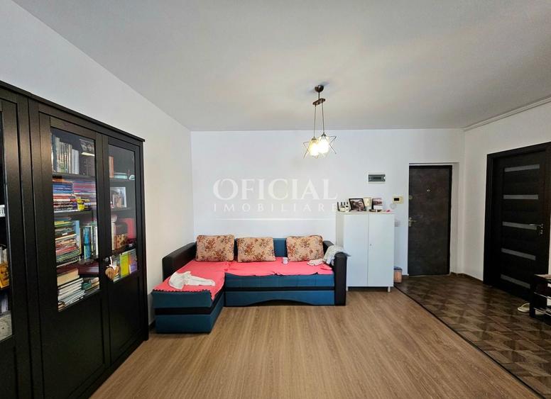 Apartament cu 2 camere semidecomandat, mobilat în Florești