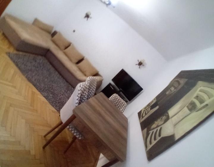 Apartament cu 3 camere în Drumul Carului