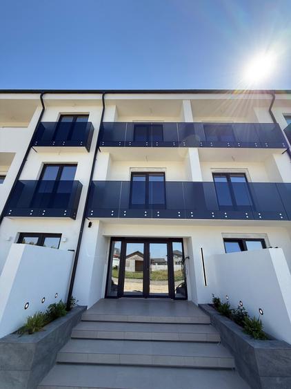 Apartament cu 3 camere decomandat în Titu