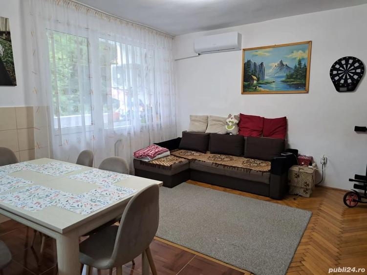 Apartament cu 3 camere decomandat în Central
