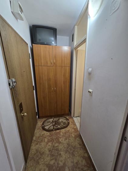 Garsonieră decomandată în Tudor