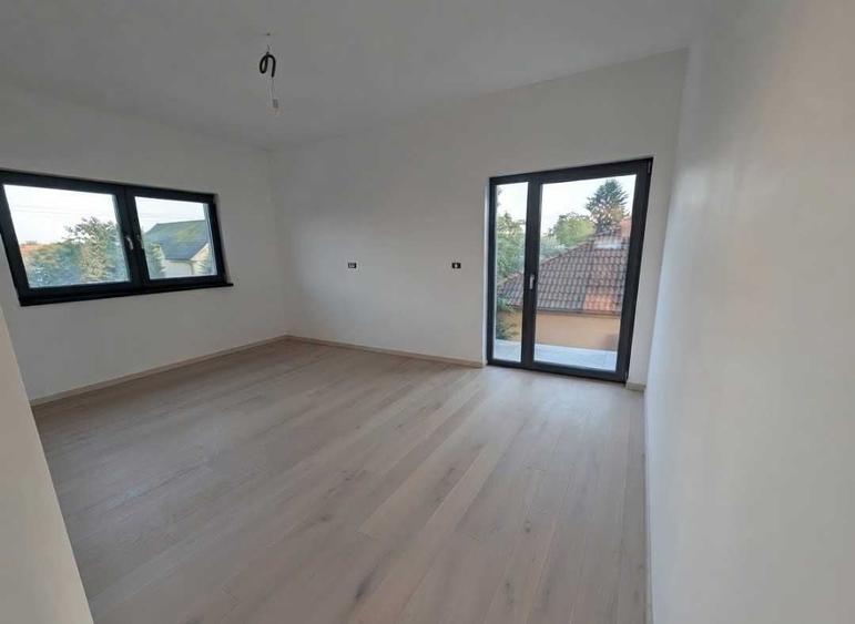 Casă cu 4 camere în Subcetate