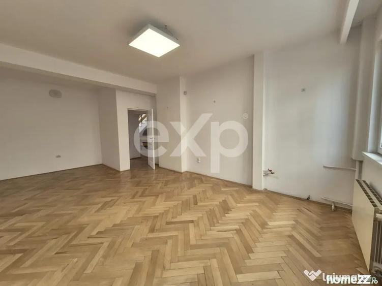 Casă cu 10 camere cu Teren 158 Mp în Dorobanți