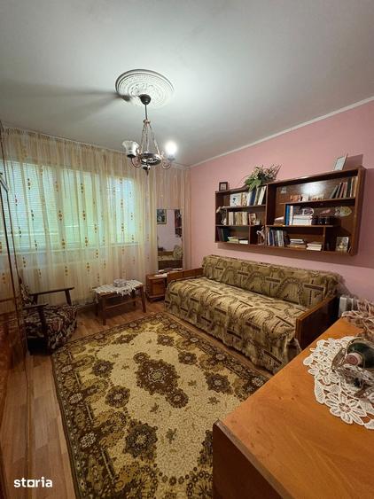Apartament cu 3 camere decomandat în Mazepa 1