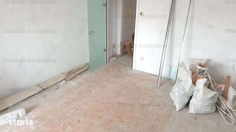 Apartament cu 4 camere decomandat în Republicii