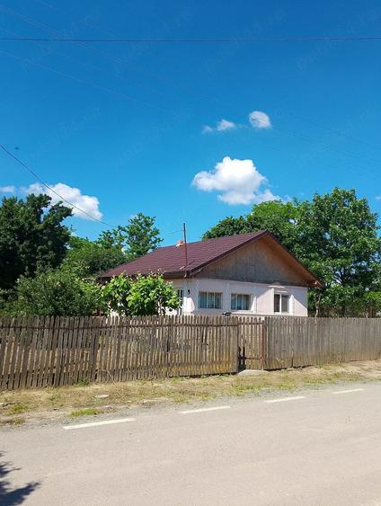 Casă cu 3 camere cu Teren 1690 Mp în Făcăeni