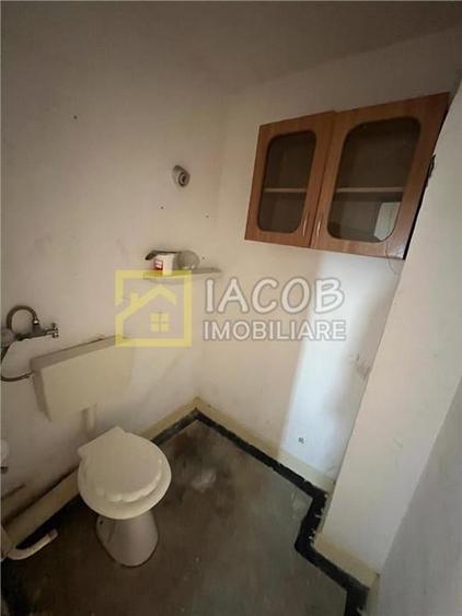 Apartament cu 3 camere decomandat în Narcisa
