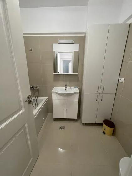 Apartament cu 3 camere decomandat, mobilat în Rediu