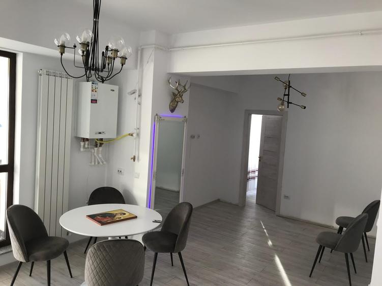 Apartament cu 3 camere decomandat în Păcurari
