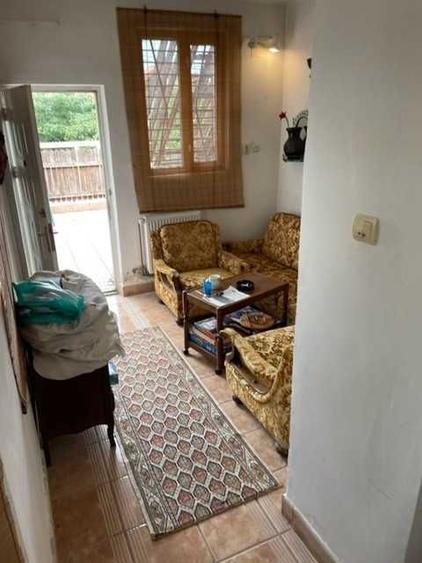 Casă cu 4 camere decomandat în Central