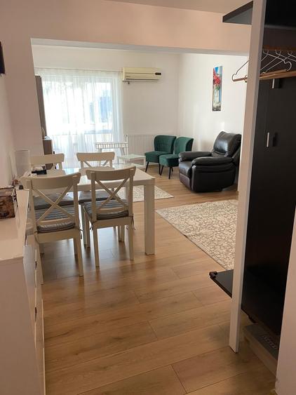 Apartament cu 3 camere semidecomandat, mobilat în Gara de Nord