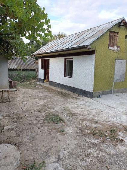 Casă cu Teren 700 Mp în Lanurile