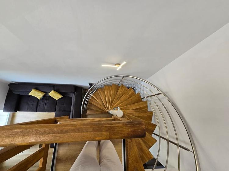 Apartament cu 3 camere semidecomandat în Ștefăneștii de Jos