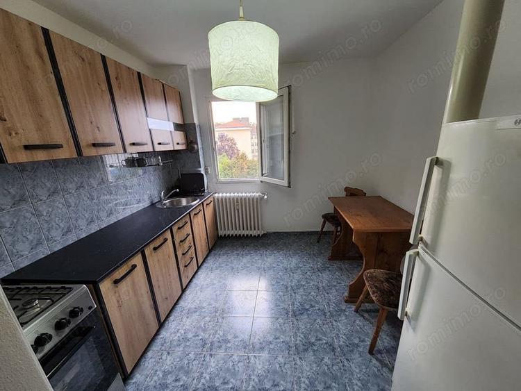Apartament cu 2 camere semidecomandat în Tipografilor