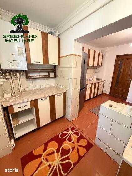 Apartament cu 3 camere decomandat în Nicolina