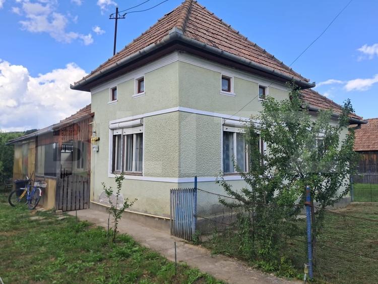 Casă individuală cu 2 camere cu Canalizare în Sărmașu