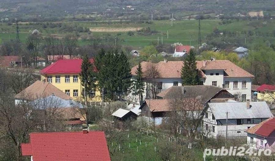 Teren în Mijlocenii Bârgăului