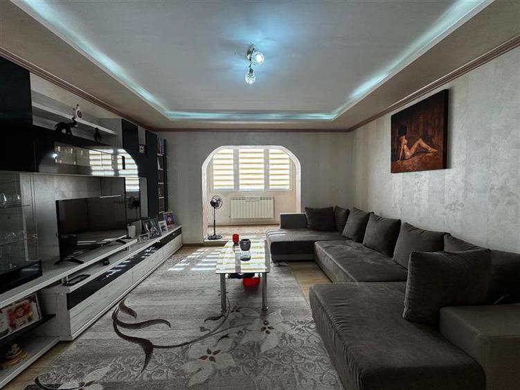 Apartament cu 3 camere, 64 mp, semidecomandat,situat in Campia-Turzii ! - 3