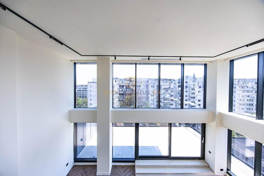 Penthouse cu 4 camere decomandat în Decebal