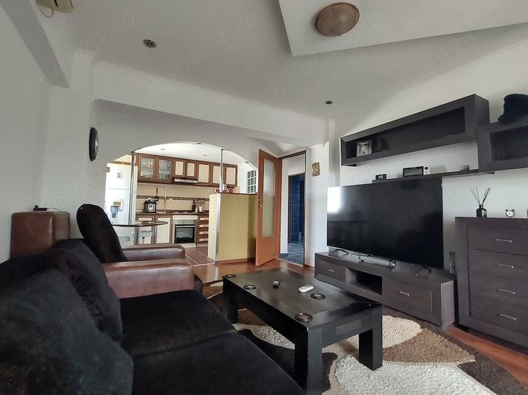 Apartament cu 3 camere decomandat în Ultracentral