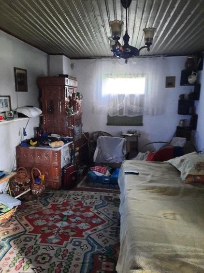 Casă cu 4 camere cu Garaj în Cocorăștii Colț