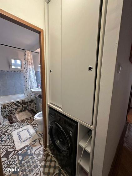 Apartament cu 3 camere semidecomandat în Militari