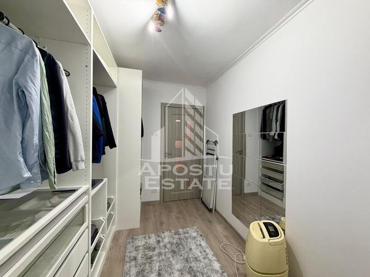 Apartament cu 3 camere decomandat, mobilat în Lipovei