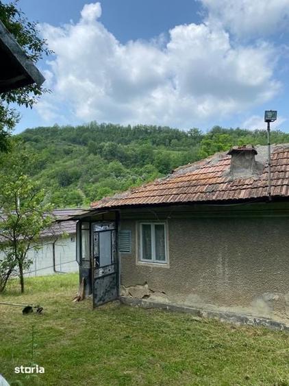 Casă cu 3 camere cu Teren 80 Mp în Apostolache