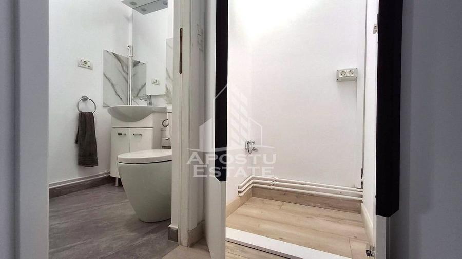 Apartament cu 3 camere decomandat, mobilat în Polivalentă