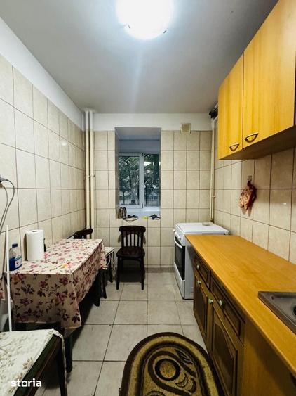 Apartament cu 2 camere semidecomandat în Tei