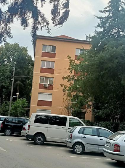 Sagului-Piata Doina,Cu Centrala Proprie,Bloc Izolat, Parter Inalt cu balcon,Liber, Merita Vazut !!! - 2