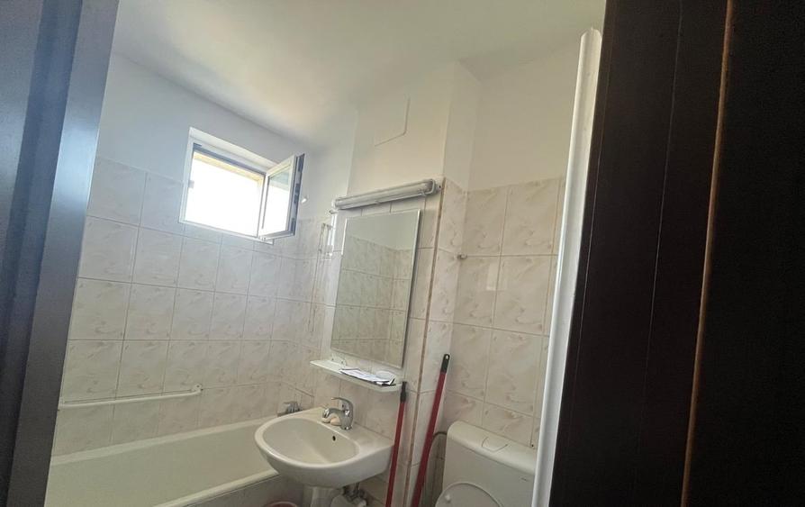 Apartament cu 2 camere decomandat în Alexandru Obregia