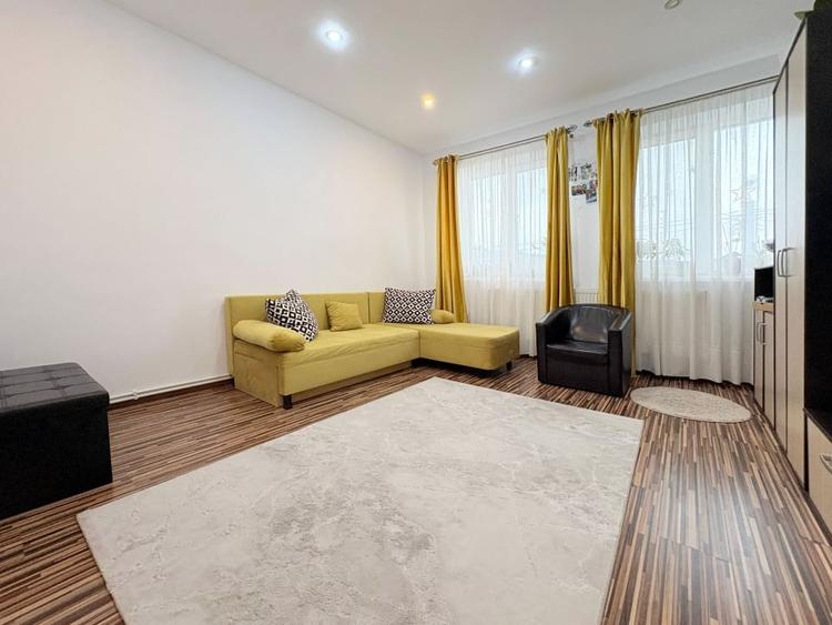Apartament cu 3 camere decomandat, mobilat în Palas
