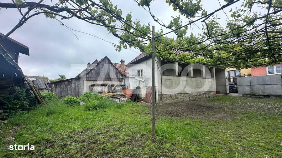 Casă cu 2 camere cu Teren 60 Mp în Rășinari